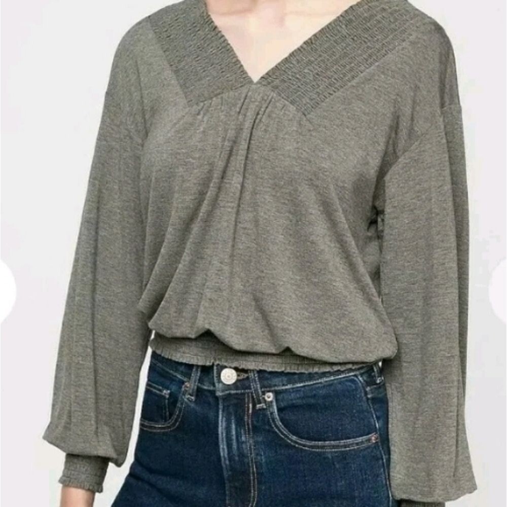 EXPRESS SZ XS NWT Rayon/Spandex Charcoal Gray Double Stretch V-Neck Blouse Shirt